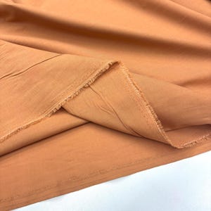 Zimtfarbener 100 % Baumwoll-Voile-Stoff – Leicht, Weich & Atmungsaktiv für Kleider, Blusen, Sommerprojekte (150 cm / 58 Zoll / 1,64 Yard)
