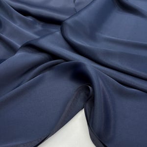 Navy Blue Rayon Cupro Fabric – Wrinkle-Resistant Silky Flowing Material for Jackets & Dressmaking | 150 cm