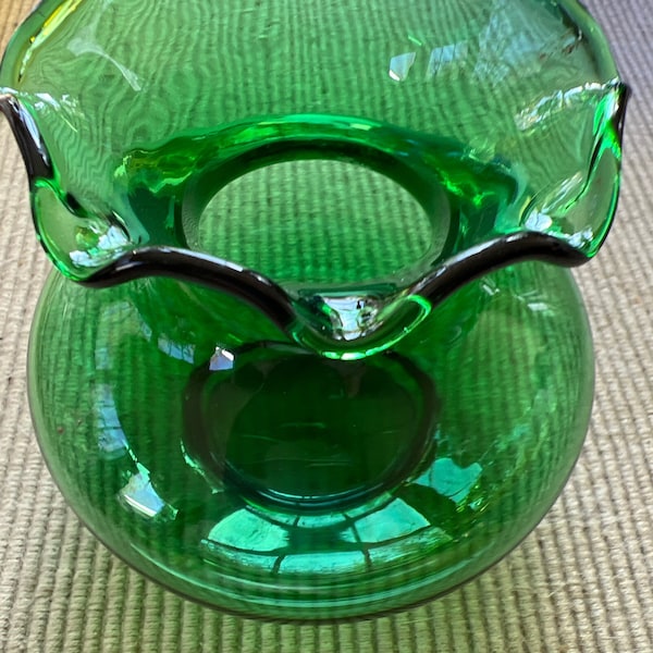 Anchor Hocking Green ruffled vase