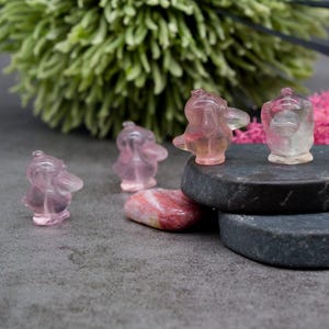 Rainbow Fluorite Crystal Duck Carving Stone Healing Protection Trinket Tray Home Decor Duck Figurine Anime Cartoon Character Gift for Kids