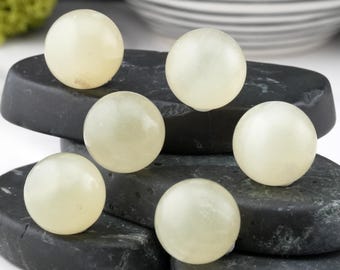 Green Onyx Mini Sphere Crystal Decor Spiritual Energy Protection Pocket Stone Chakra Balancing Crystal Home Display Nature Theme Decor Gift