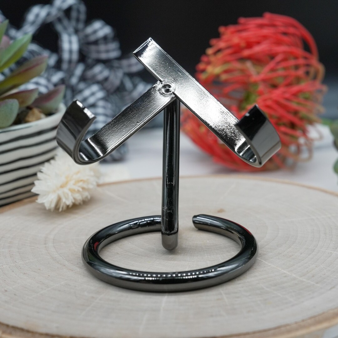 Shiny Black Crystal Heart Stand Metal Retail Display Black Freeform ...