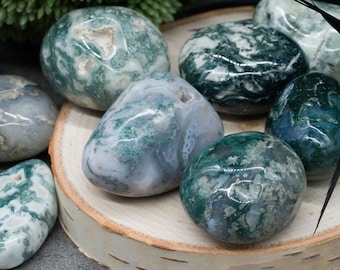 Natural Moss Agate Crystal Tumbled Stones Spiritual Healing Meditation Pocket Worry Gemstone Manifestation Trinket Altar Table Decor Gift