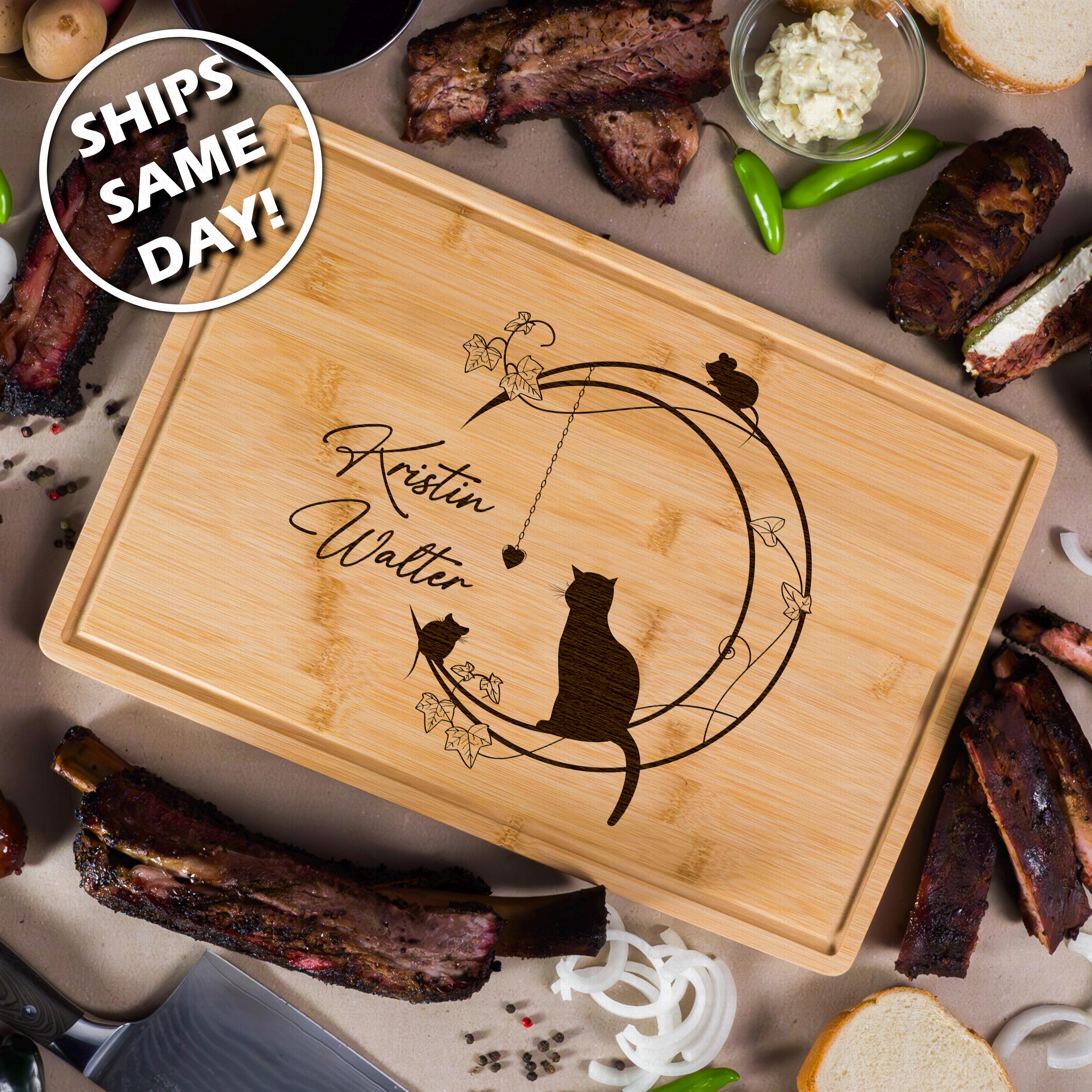 パーソナライズされたカッティングボード。猫の月と魔女のキッチン装飾