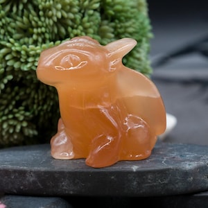 Yellow Honey Calcite Crystal Dragon Carving Stone Toothless Gold Home Decor Gold Figurine Cartoon Character Gift Kids Room Magical Creatures