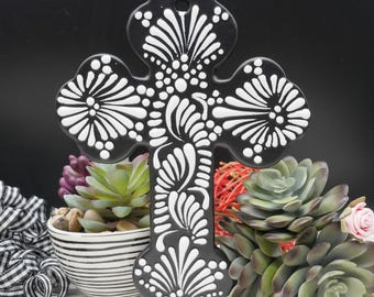 Keramik Talavera Kors Svartvitt Autentisk Mexikansk Keramik Väggkonst Porslin Boho Inflyttningspresent Bröllopspresent Babyshower Doppresent