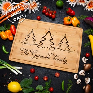 Personalized Engraved Christmas Cutting Board Gift Custom Charcuterie Tray Holiday Decor Family Name Kitchen Gift Decoration Christmas Tree