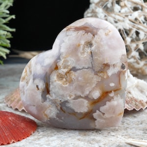Flower Agate Heart Crystal Gift Spiritual Decor Healing Stone Meditation Piece Boho Shelf Display Nature Theme Altar Stone Romantic Keepsake