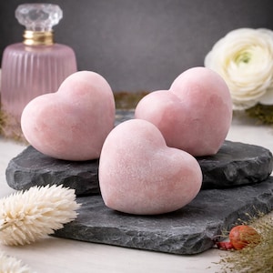 Opale rose, coeur gonflé, cristal, amour, décoration d'autel, pierre de poche pour méditation, cadeau d'anniversaire unique, souvenir romantique, bibelot, pierre commémorative