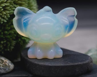 Figura de cristal tallada en opalita con puntada de cristal, piedra preciosa para decoración del hogar, accesorio de escritorio de oficina, regalo de piedra, figura de cristal con personaje de dibujos animados, decoración azul para habitación infantil