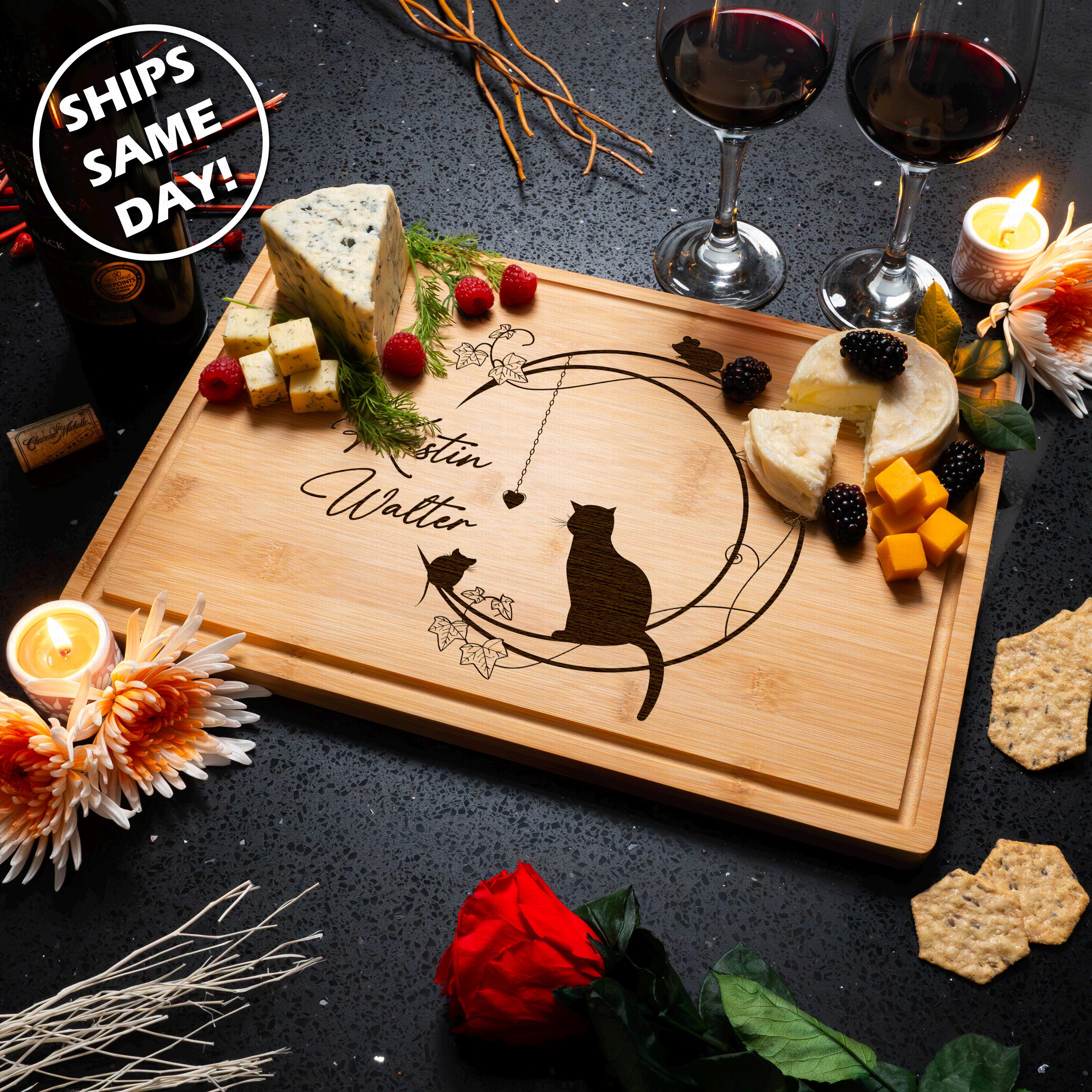 パーソナライズされたカッティングボード。猫の月と魔女のキッチン装飾