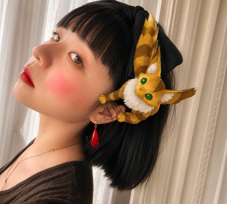 Orecchini pendenti rossi in oro 18 carati, ipoallergenici, gioielli da sposa, orecchini minimalisti, regalo per la fidanzata, regalo di nozze, orecchini anime Studio Ghibli immagine 5