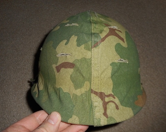 Vintage Vietnam War era US Army steel helmet and liner with Mitchell pattern cover !!!