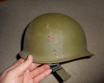 Vintage Cold War era 1980s US Army steel helmet and liner !!!!