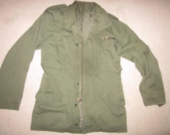 Vietnam War era M1965 jacket with hood size medium !!!