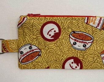 Geldbörse/Kartenhalter mit Schlüsselring und Karabiner im Ramen und Sriracha Muster