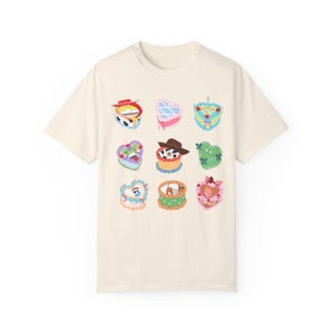 Koszulka Toy Story Coquette Cakes Comfort Colors | Koszulka Pixar Toy Story Style Bakery | Koszulka Disney Treats Ivory