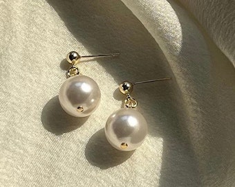 Freshwater Pearls Dangling Earrings for Women Christmas Gifts for Her Mom, Gold Plated Beaded Stud White Pearl Pendant Statement Jewelry Set