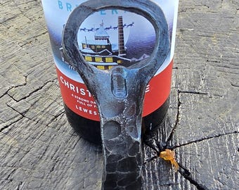 Abridor de botellas personalizado forjado a mano
