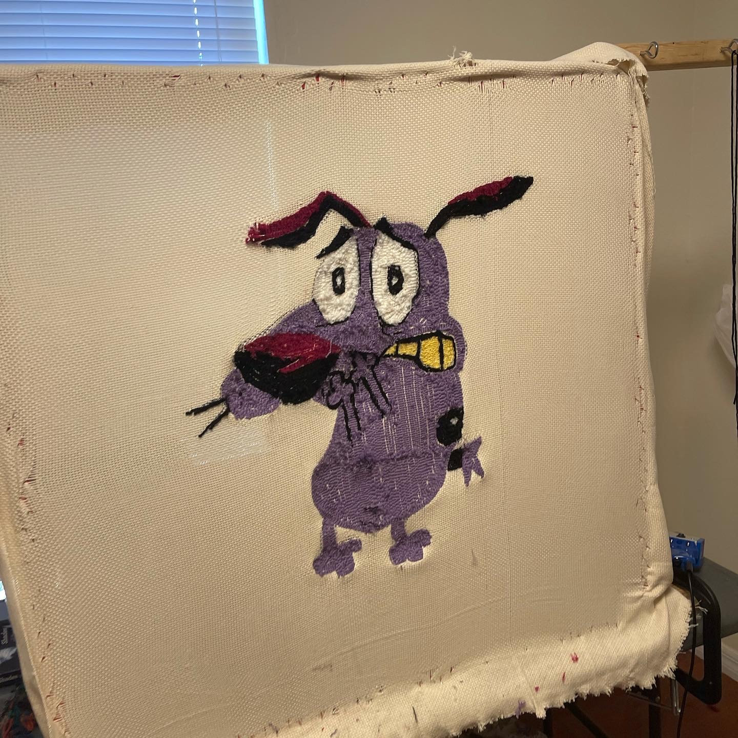 Alfombra Redonda Courage The Cowardly Dog – Decoración Moderna De Lana Y Poliéster (70x70 Cm) | Lavable A Máquina