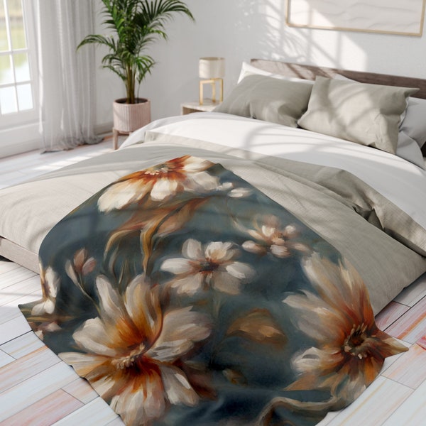 Luxurious Vintage Floral Blanket in White and Gold Flowers, Cozy Home Accent, Arctic Fleece Blanket