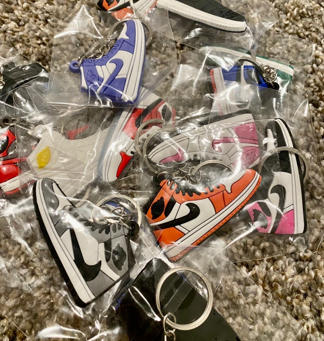 Mini sneaker keychain 3D HQ AJ1 x OW x LV inspired - EXCLUSIVE - Limit –  Mini Sneaker Shop