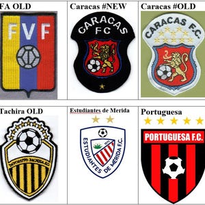 Könnte beinhalten: Eine Sammlung von acht Fußball-Teamlogos, darunter das Logo des venezolanischen Fußballverbands, Caracas FC, Deportivo La Guaira, Tachira FC, Estudiantes de Merida und Portuguesa FC. Die Logos sind gestickte Patches mit verschiedenen Farben und Designs.
