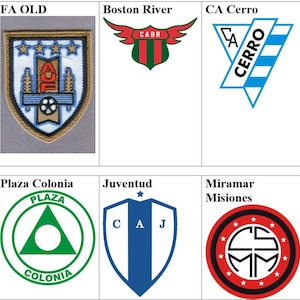 Może przedstawiać: Kolaż z dziewięcioma różnymi logo drużyn piłkarskich. Logo są ułożone w siatkę 3x3. Logo są w różnych kolorach i stylach. Logo zawierają nazwy drużyn: FA NEW, FA OLD, Boston River, CA Cerro, Progreso, Cerro Largo FC, Plaza Colonia, Juventud i Miramar Misiones.