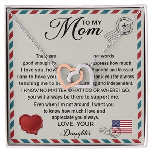 Aan mama bericht kaart ketting, in elkaar grijpende harten ketting, Moederdag cadeau, cadeau voor mama, aan mijn mooie moeder bericht kaart