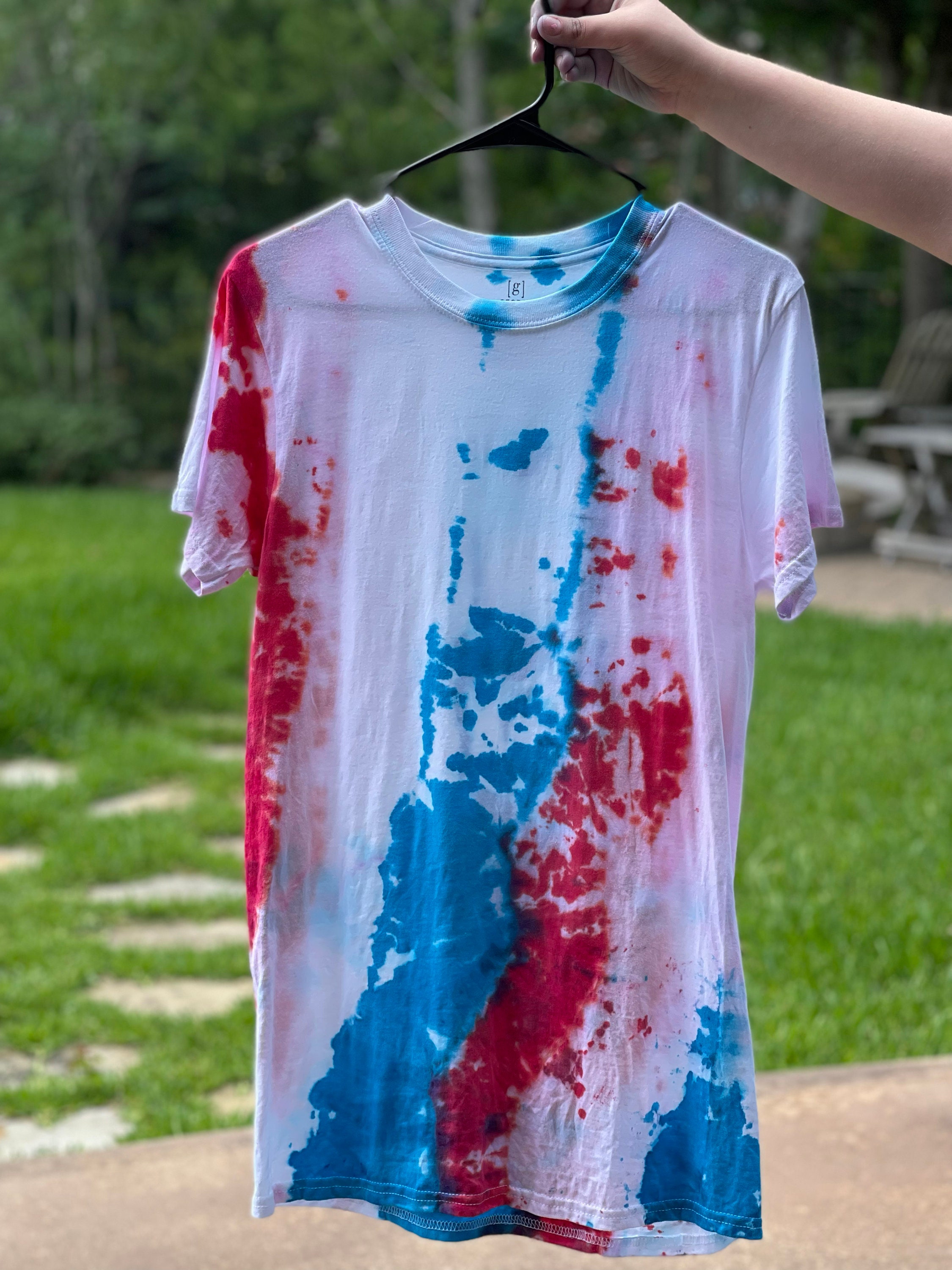 Spider Tie Dye T-Shirt Medium Red, White & Blue Chaos
