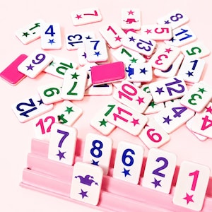 Gepersonaliseerde rummikub-tegelset speltegel rummikub voor familie 4 6 8 spelers roze thema aangepast bordspel cadeau voor vrouw