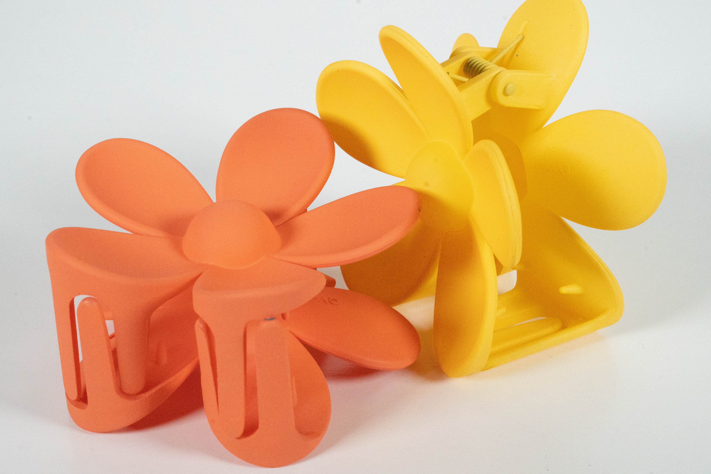Hair Claw Clip Cute Daisy Flower Claw Clip Gift for her Large Yellow Orange Floral Hair Claw Popular Hair Clips Beautiful Summer color