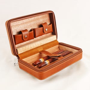 Portasigari Humidor personalizzato con taglierino, portasigari in pelle, portasigari da viaggio, regalo per lui, regali per lo sposo, regalo per il marito, regalo per il papà
