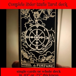 Colección de 78 cartas del Tarot Rider Waite personalizadas, grabadas a láser en negro y blanco transparente.
