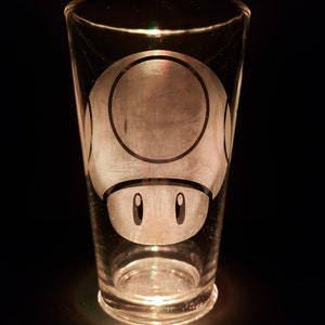 Super Mario 1-UP Mushroom 16 oz. Etched Glass