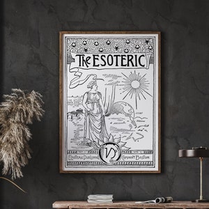 Puede incluir: Ilustración en blanco y negro de una mujer de pie frente a un globo terráqueo con el texto "The Esoteric" sobre ella. La ilustración está enmarcada en un marco marrón y está colgada en una pared gris oscuro.