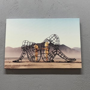 Dos personas dándose la espalda en Burning Man, arte de pareja, lienzo de arte de regalo de pareja, arte del niño interior, arte abstracto de la pared,