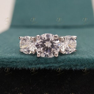 Three Stone Round Cut Engagement Ring, Wedding Bridal Ring, Triple Stone Ring, Moissanite Ring, Past Present Future Ring, Three Stone Ring