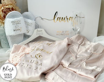 Personalised Bridesmaid Gift Set, Customised Bridal Party Gift Box for Her, Custom Bridesmaid Dressing Gown and Slippers Set