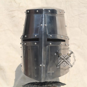 German great helm 13th century with a flat top to the skull bucket helm barrel helmet