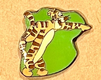 Vintage Disney Winnie the Pooh & Tigger Pin Badges / Brooch - Choose ONE