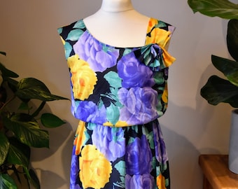80s Roses Pattern Summer Dress: Bright Floral Vintage Dress