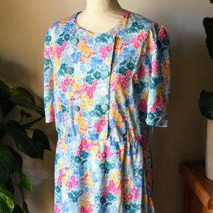 Pretty 80s Floral Vintage Tea Dress
