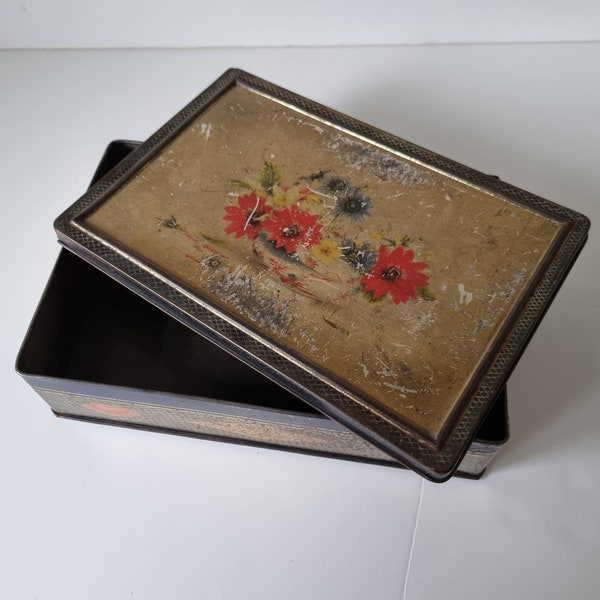 Vintage Biscuit Tin with flowers design Macfarlane Lang & Co Glasgow London