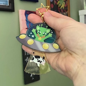 Alien cat wiggle keychain/charm