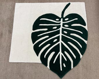 Hand-Tufted Wool Monstera Leaf Rug: Botanical Green Carpet