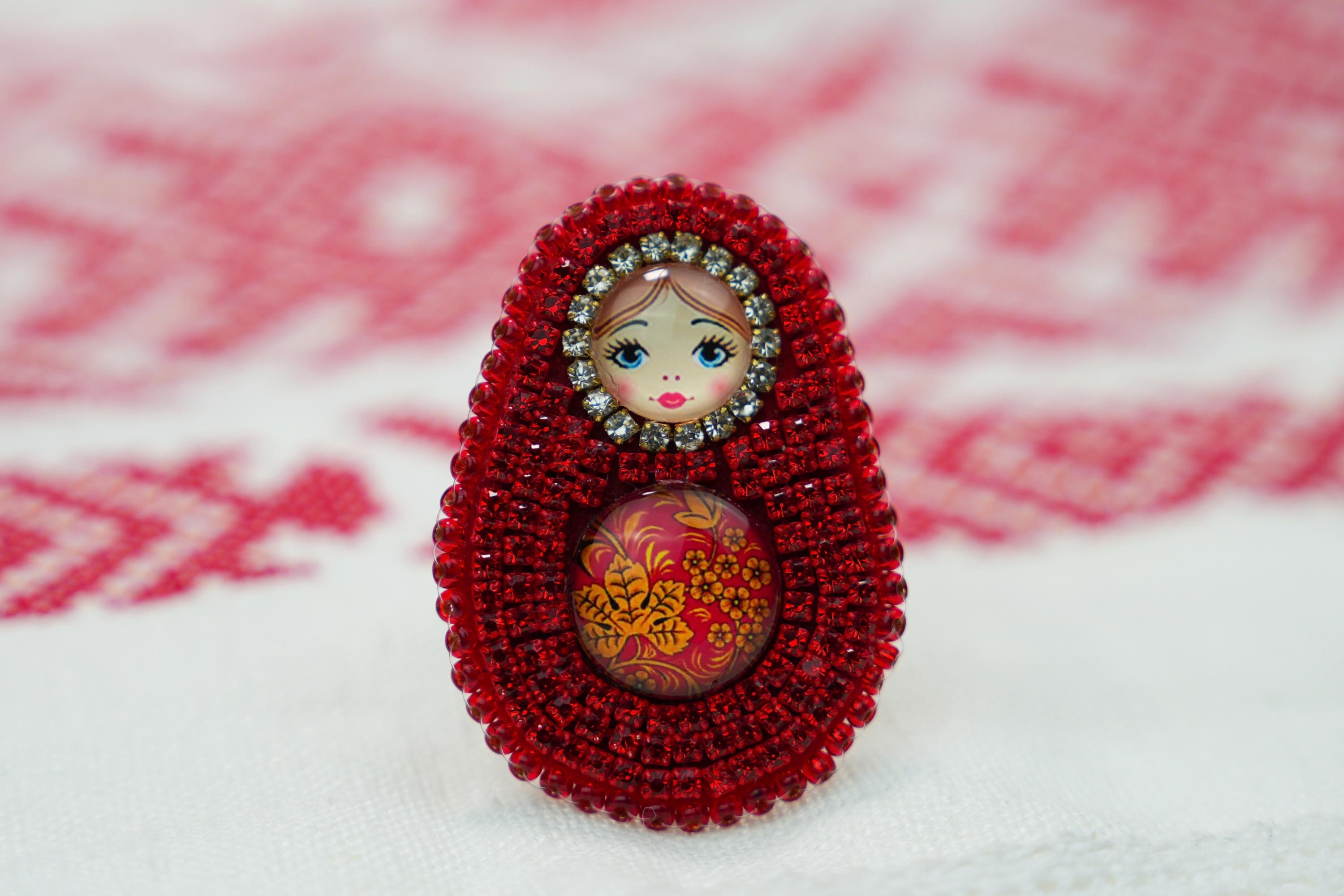 Broche Originale Matriochka Russe Rose – Poupée En Bois Et Alliage, Fantaisie