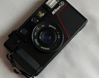 Nikon L35AD / Nikon L35AF / 35mm F/2.8 Lens / 35mm Point and Shoot