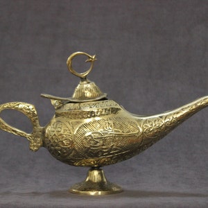 Aladdin Magic Lamp, Vintage oil lamp, Aladdin Lamp, Magic Lamp, Table Decor, Home Decor, Office Decor, gift, Brass Casting
