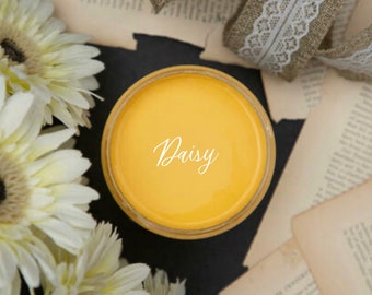 Dixie Belle Chalk Mineral Paint - Daisy - Furniture Paint - Chalk Paint - Cabinet Paint - No Sanding - Dixie Belle Paint - Dixie Belle
